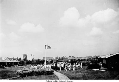 De centrale open plek in het kamp (foto: MHM F95-1701).