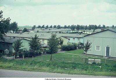 Foto van IJsseloord ten tijde van de bewoning (Moluks Historisch Museum, D0061 Fotograaf J.J. de Lima)