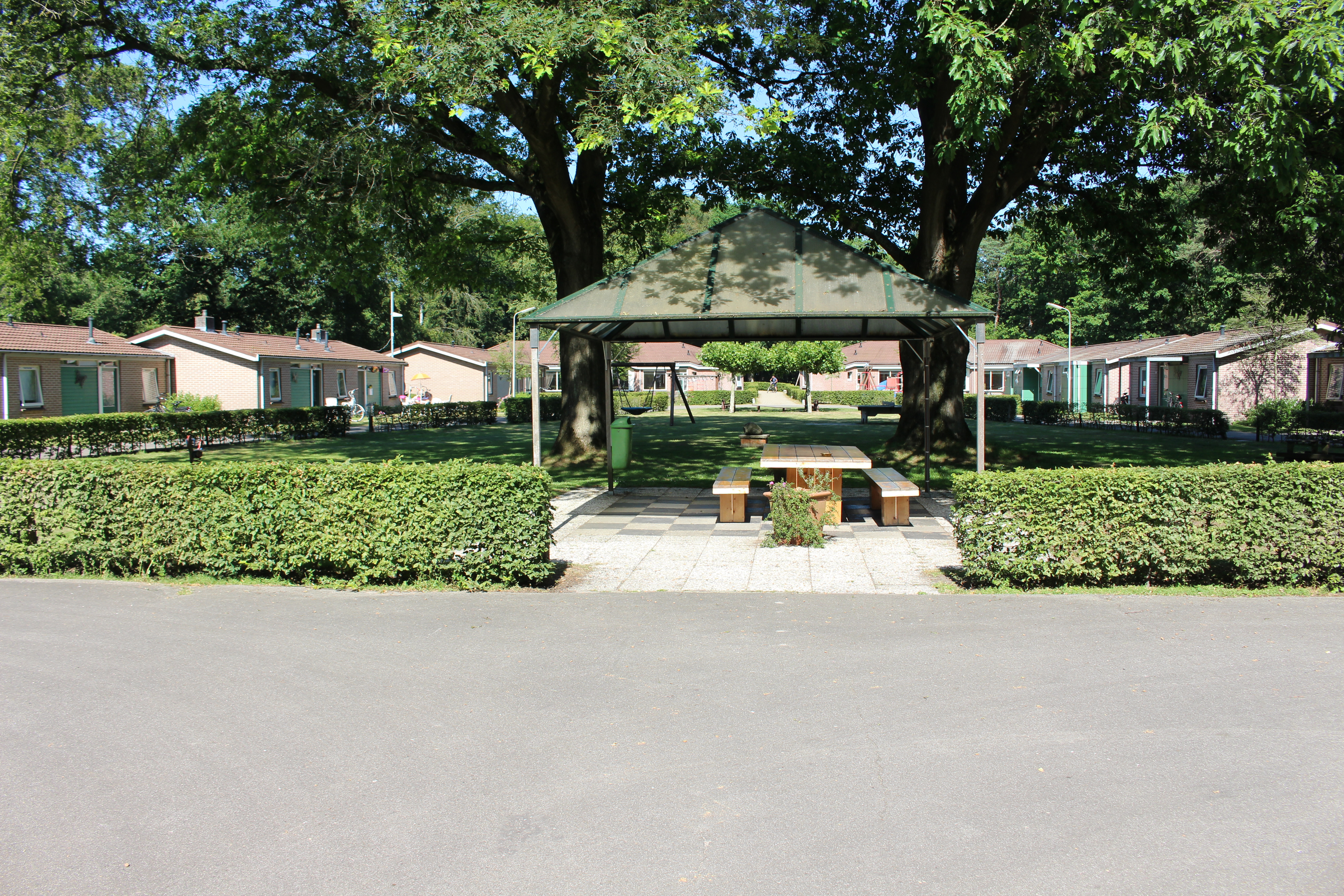 Kamp Stuifzand, nu een rustig recreatieoord met stenen huisjes. Foto marjolijn kok.