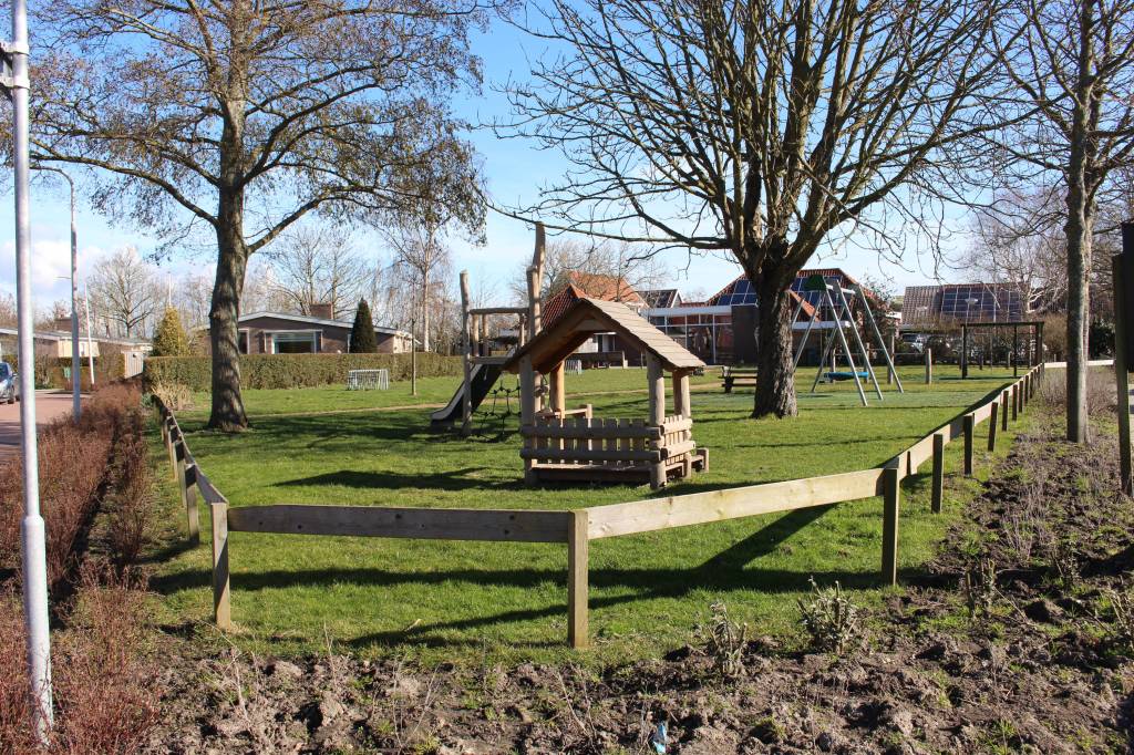 Het speeltuintje op de lokatie van het woonoord. Foto: marjolijn kok.