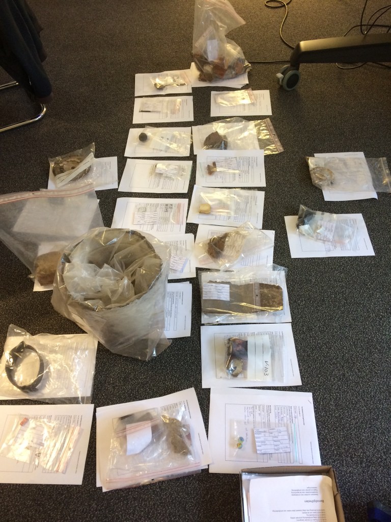 De vondsten uit het Molukse woonoord Wyldemerck met daaronder de beschrijving ingevuld door de deelnemers.